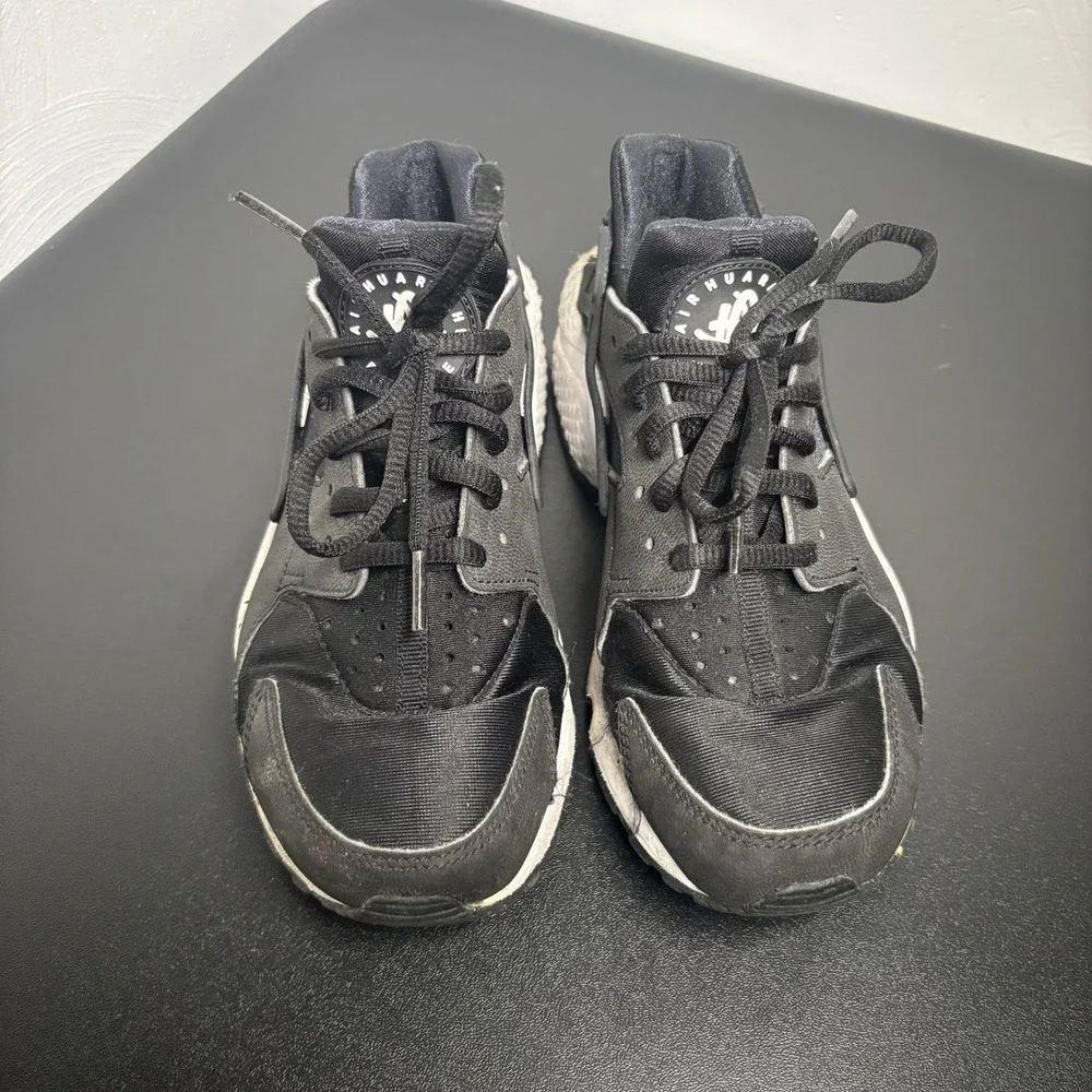 Nike Air Huarache Run Women's Shoes Size 6.5 Black-Black-White 634835-006 Casual